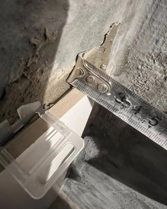 墙面瓷砖脱落用什么胶能粘贴复原(墙面瓷砖脱落用什么胶能粘贴复原呢) 墙面瓷砖脱落用什么胶能粘贴复原(墙面瓷砖脱落用什么胶能粘贴复原呢)